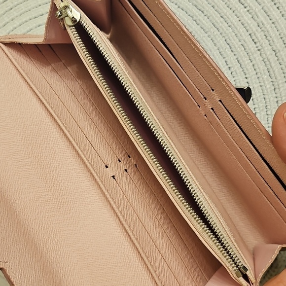 Louis Vuitton Pink and Blue Twist Lock Leather Wallet - Picture 7 of 10